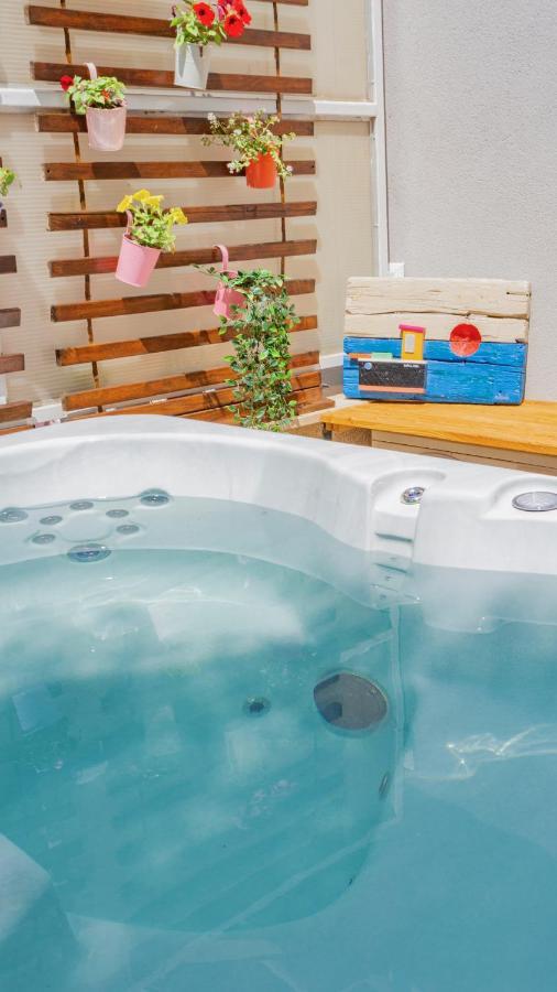 New Delux Green Garden Apartment With Hotube **** スプリト エクステリア 写真