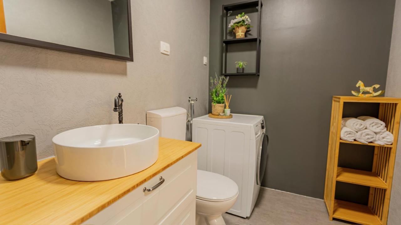 New Delux Green Garden Apartment With Hotube **** スプリト エクステリア 写真