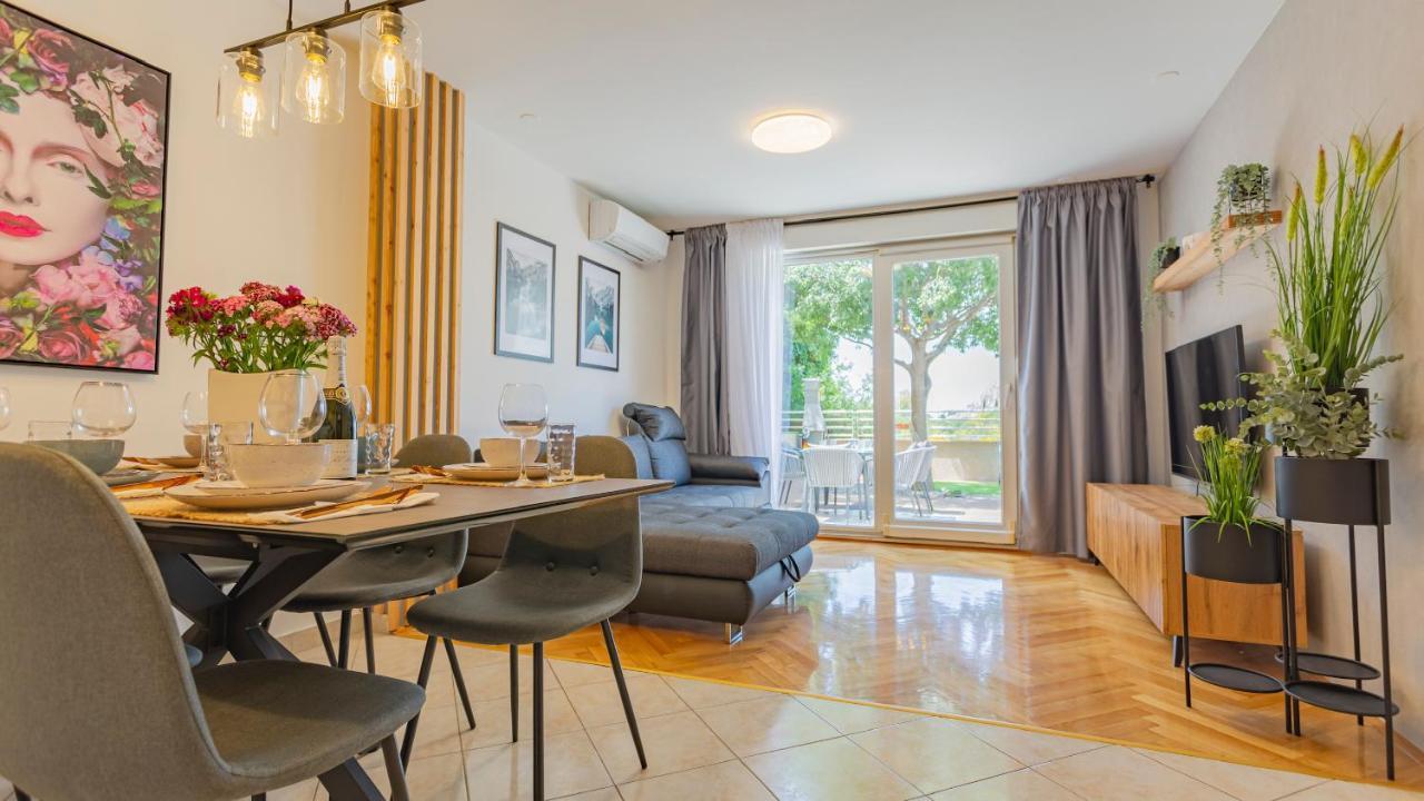 New Delux Green Garden Apartment With Hotube **** スプリト エクステリア 写真