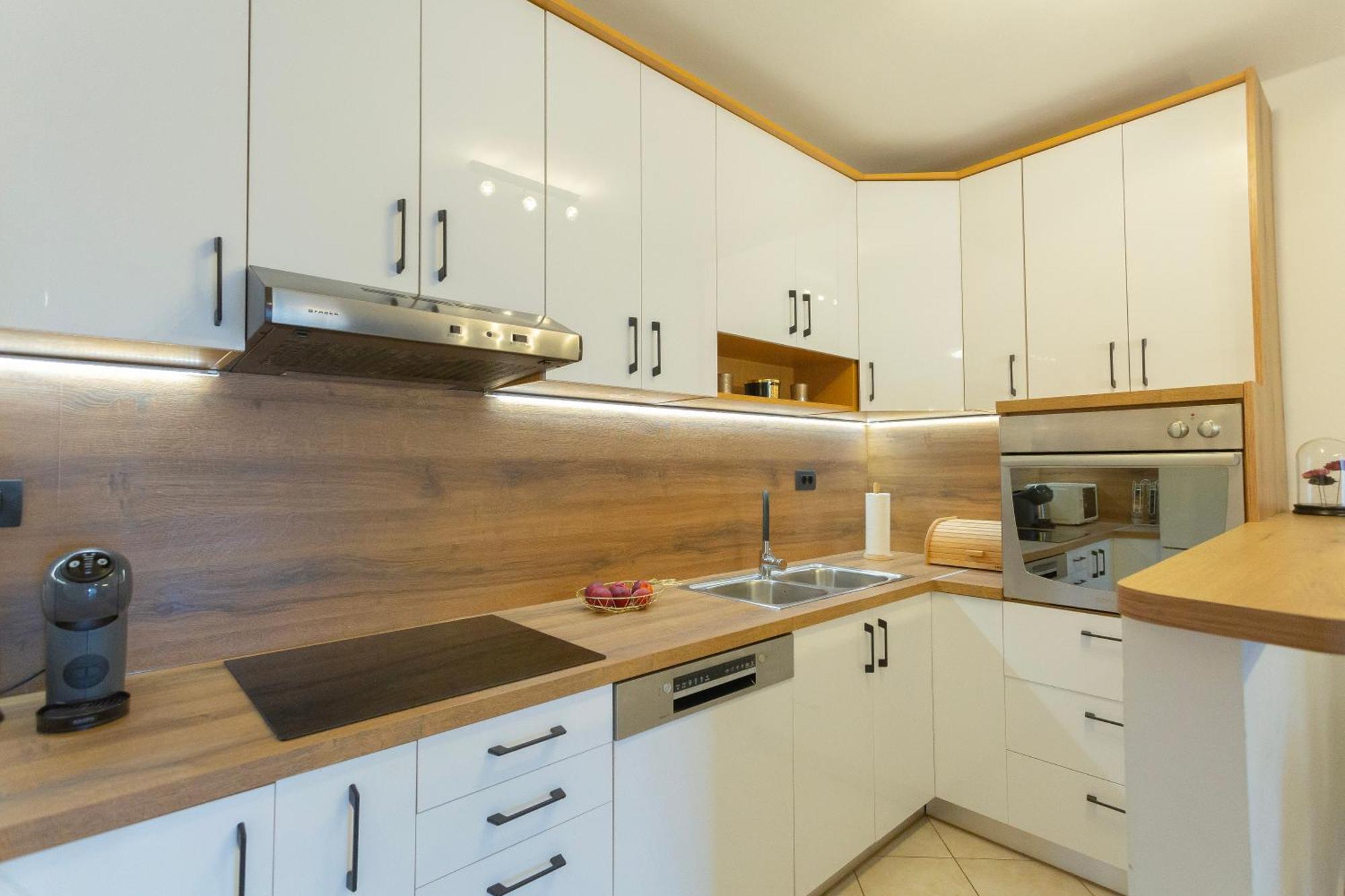 New Delux Green Garden Apartment With Hotube **** スプリト エクステリア 写真